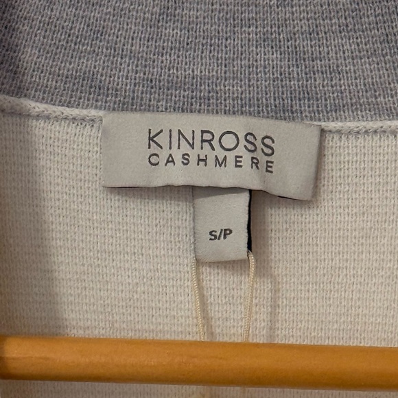 KINROSS Cashmere V-Neck Collared Button Long Sleeve Stripe Cardigan S NWT - Picture 3 of 6